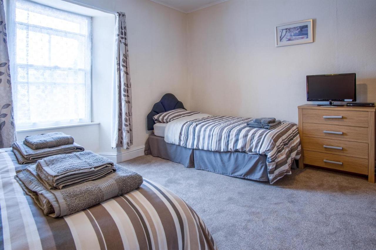 Dragons Den - 2 Bedroom Apartment - Tenby Eksteriør bilde